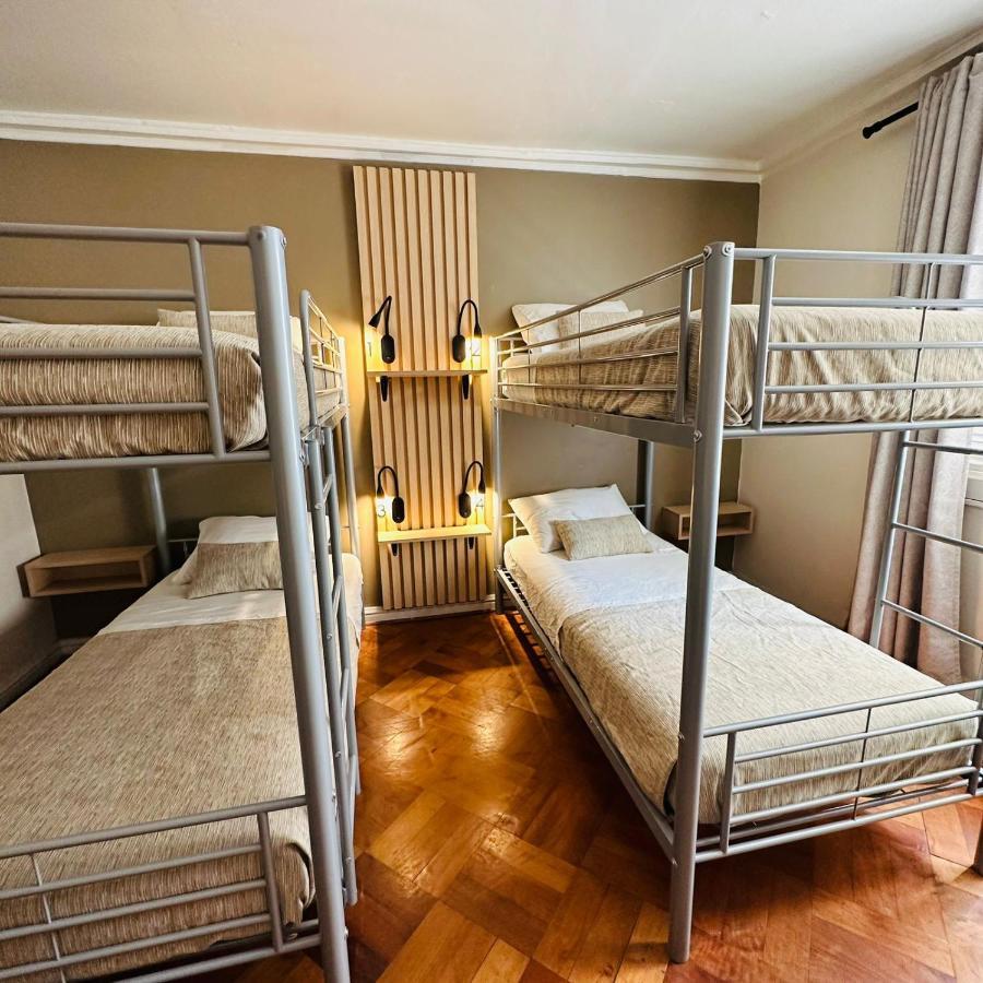 סנטיאגו Yogi Hostels מראה חיצוני תמונה