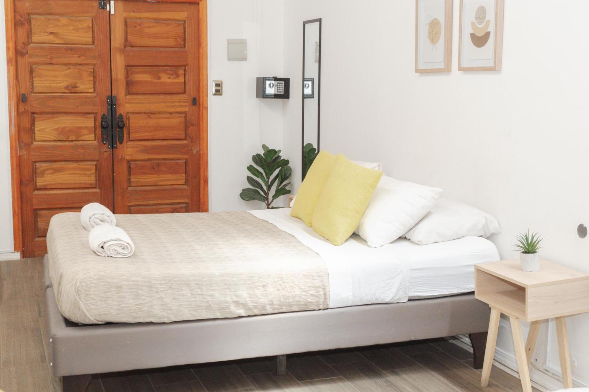 סנטיאגו Yogi Hostels מראה חיצוני תמונה