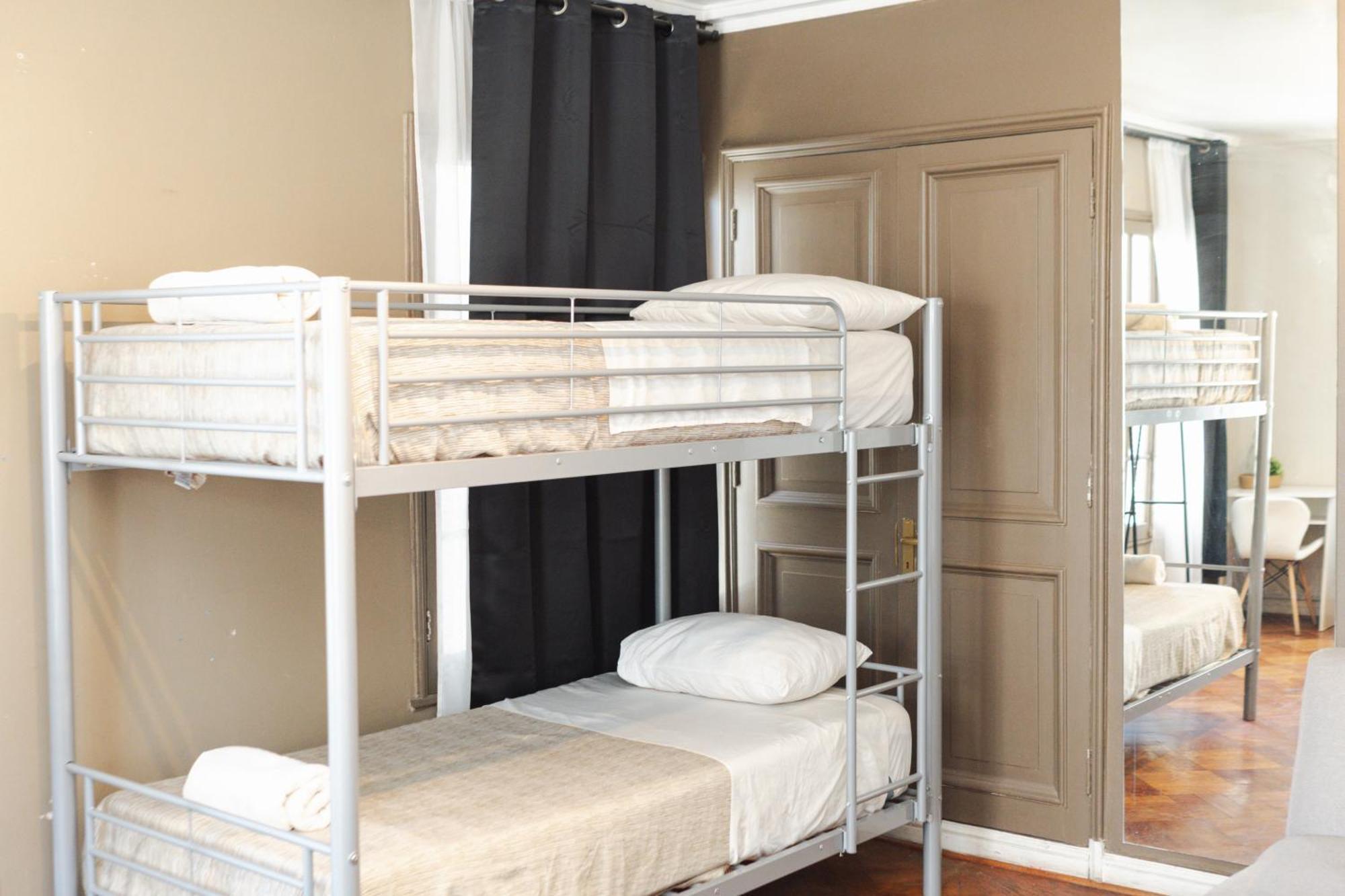 סנטיאגו Yogi Hostels מראה חיצוני תמונה