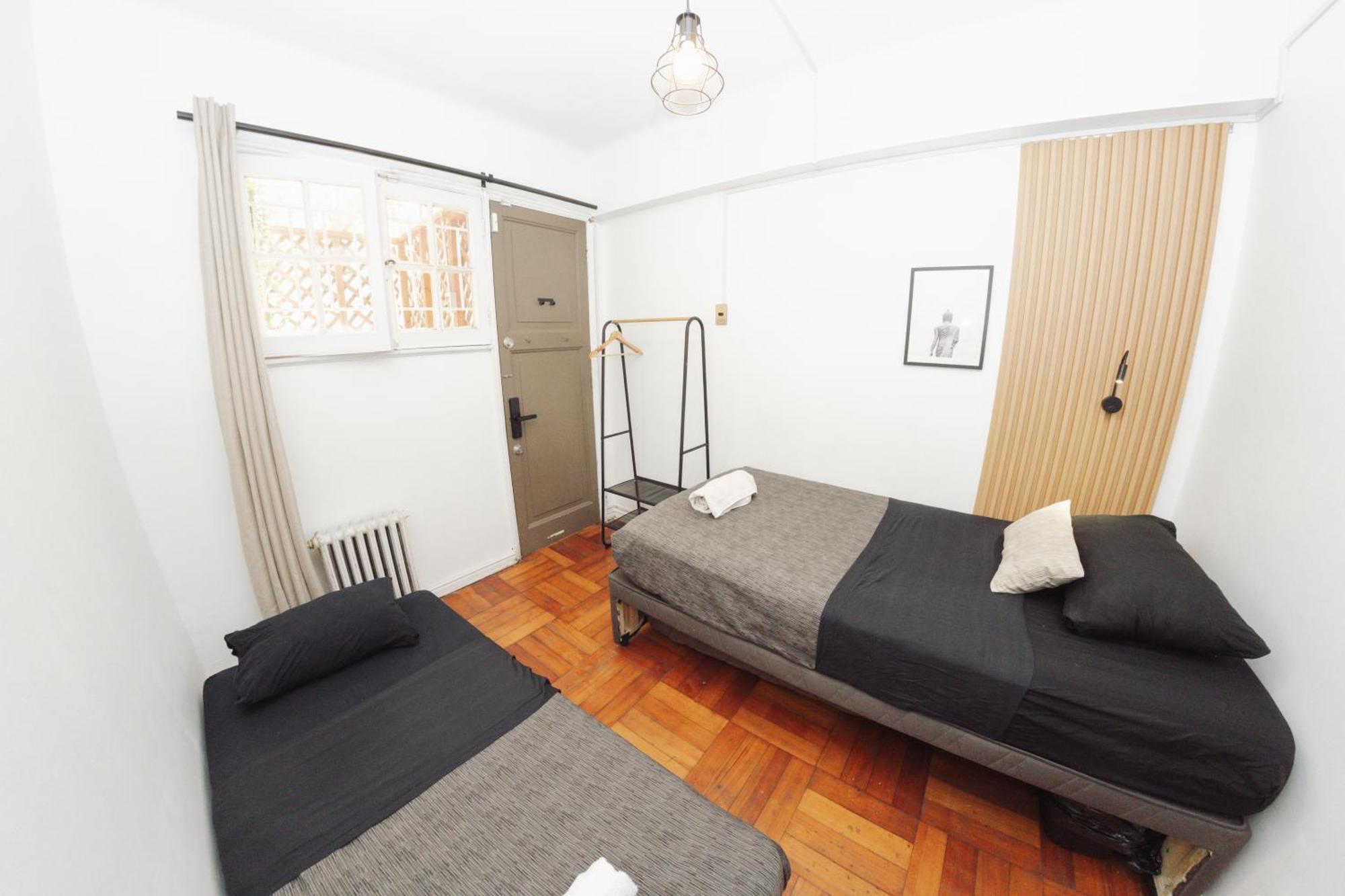 סנטיאגו Yogi Hostels מראה חיצוני תמונה